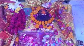 अद्भुत है कानपुर में स्थित मां कुष्मांडा देवी का मंदिर, आज भी रहस्य है पिंडी से रिसता हुआ जल अद्भुत है कानपुर में स्थित मां कुष्मांडा देवी का मंदिर, आज भी रहस्य है पिंडी से रिसता हुआ जल