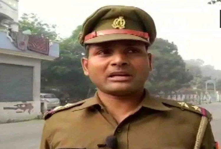 राजद्रोह का आरोपी दरोगा बर्खास्त, पीएम-सीएम पर की थी अभद्र टिप्पणी राजद्रोह का आरोपी दरोगा बर्खास्त, पीएम-सीएम पर की थी अभद्र टिप्पणी