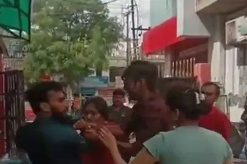 हिंदू लड़के से शादी पर युवती के परिजनों ने दोनों को धुना, DCP ऑफिस में घुसकर बचाई जान