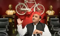 समाजवादी पार्टी के अध्यक्ष अखिलेश यादव ने यूपी विधानसभा चुनाव से पहले बड़ा ऐलान किया है. उन्होंने कहा कि वह अगला यानी 2022 का विधानसभा चुनाव नहीं लड़ेंगे. समाजवादी पार्टी के अध्यक्ष अखिलेश यादव ने यूपी विधानसभा चुनाव से पहले बड़ा ऐलान किया है. उन्होंने कहा कि वह अगला यानी 2022 का विधानसभा चुनाव नहीं लड़ेंगे.