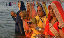 8 नवंबर को नहाए खाए से शुरू होगा छठ व्रत, 11 को दिया जाएगा उगते हुए सूर्य को अर्ध्य 8 नवंबर को नहाए खाए से शुरू होगा छठ व्रत, 11 को दिया जाएगा उगते हुए सूर्य को अर्ध्य