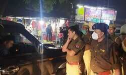 औरेया पुलिस अधीक्षक ने पैदल गस्त कर वाहन से हूटर, काली फ़िल्म व पुलिस लिखवाए वाहनों को चेक किया गया हूटर लगाए वाहनों पर से हूटर उतरवाये गए तथा पुलिस लिखे वाहनों पर स्टीकर को हटाया गया। वाहन चालकों को आवश्यक हिदायत दी की गई। औरेया पुलिस अधीक्षक ने पैदल गस्त कर वाहन से हूटर, काली फ़िल्म व पुलिस लिखवाए वाहनों को चेक किया गया हूटर लगाए वाहनों पर से हूटर उतरवाये गए तथा पुलिस लिखे वाहनों पर स्टीकर को हटाया गया। वाहन चालकों को आवश्यक हिदायत दी की गई।