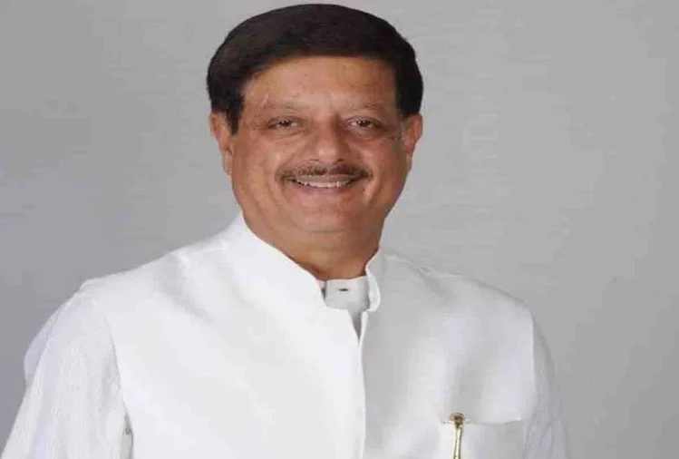 कानपुर: बसपा ने नगर अध्यक्ष राम नारायण निषाद को हटाया, सतीश मिश्रा के समधी को मिली अध्यक्ष की जिम्मेदारी कानपुर: बसपा ने नगर अध्यक्ष राम नारायण निषाद को हटाया, सतीश मिश्रा के समधी को मिली अध्यक्ष की जिम्मेदारी