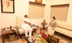 ममता ने राहुल गांधी का नाम लिए बिना कसा तंज, राजनीति में निरंतर प्रयास जरूरी है, आप ज्यादातर समय विदेश में नहीं रह सकते।