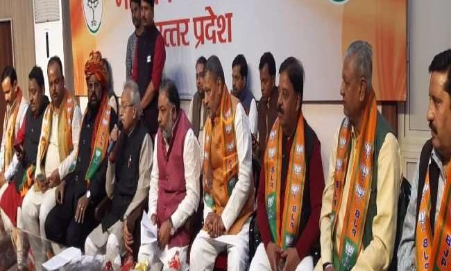 भाजपा में शामिल हुए पांच बार विधायक रहे रामसेवक पटेल, हिंदूवादी छवि, कुर्मियों पर अच्छी पकड़ भाजपा में शामिल हुए पांच बार विधायक रहे रामसेवक पटेल, हिंदूवादी छवि, कुर्मियों पर अच्छी पकड़