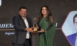 рджреБрдирд┐рдпрд╛ рд╕реЗ рд╣рдЯрдХрд░ рд╕реЛрдЪ, рдХрд╛рдо рдФрд░ рдореЗрд╣рдирдд рд╕реЗ рд▓рдХреНрд╖реНрдпреЛрдВ рдХреЛ рдкреВрд░рд╛ рдХрд░ рд░рд╣реЗ рд╣реИрдВ рдорд╣реЗрд╢ рдЬреЛрдЧрд╛рдиреА, рдорд┐рд▓рд╛ рдЦрд╛рд╕ рдЕрд╡реЙрд░реНрдб рджреБрдирд┐рдпрд╛ рд╕реЗ рд╣рдЯрдХрд░ рд╕реЛрдЪ, рдХрд╛рдо рдФрд░ рдореЗрд╣рдирдд рд╕реЗ рд▓рдХреНрд╖реНрдпреЛрдВ рдХреЛ рдкреВрд░рд╛ рдХрд░ рд░рд╣реЗ рд╣реИрдВ рдорд╣реЗрд╢ рдЬреЛрдЧрд╛рдиреА, рдорд┐рд▓рд╛ рдЦрд╛рд╕ рдЕрд╡реЙрд░реНрдб