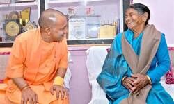 देश को पूरा जीवन दे देने वाले के पास माँ के लिए बस कुछ घण्टे ही थे देश को पूरा जीवन दे देने वाले के पास माँ के लिए बस कुछ घण्टे ही थे