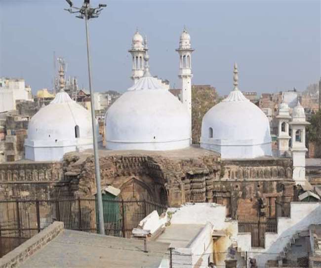 ज्ञानवापी का सर्वे: सच सामने लाने को कल से शुरू होगी कार्यवाही, डीएम ने दोनों पक्षों के साथ की बैठक ज्ञानवापी का सर्वे: सच सामने लाने को कल से शुरू होगी कार्यवाही, डीएम ने दोनों पक्षों के साथ की बैठक