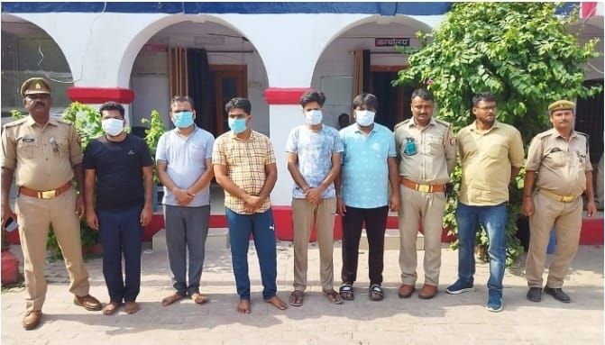 मुख्य सट्टेबाज का सरगना सहित अन्य हुए गिरफ्तार मुख्य सट्टेबाज का सरगना सहित अन्य हुए गिरफ्तार