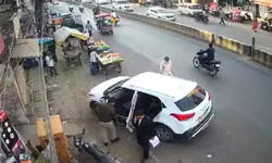 दोपहर अरबाज के साथ पुलिस की धूमनगंज इलाके में मुठभेड़ हुई है। इसमें वह ढेर हो गया है। प्रयागराज में शुक्रवार को हुए उमेश पाल हत्याकांड में शामिल एक बदमाश अरबाज को पुलिस ने मार गिराया है। सोमवार की दोपहर अरबाज के साथ पुलिस की मुठभेड़ हुई है।