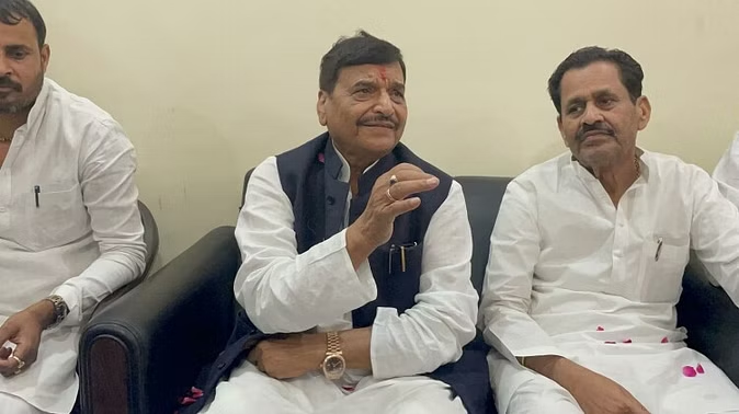 सांसद रामशंकर कठेरिया के बयान पर शिवपाल का पलटवार: बोले- सांसद दूसरी जगह से चुनाव लड़ना चाहते हैं सांसद रामशंकर कठेरिया के बयान पर शिवपाल का पलटवार: बोले- सांसद दूसरी जगह से चुनाव लड़ना चाहते हैं