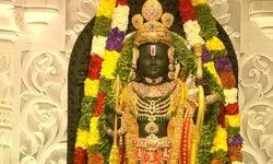 राम मंदिर के गर्भगृह में रामलला विराजमान हो गए हैं. प्राण प्रतिष्ठा के अनुष्ठान में पीएम नरेंद्र मोदी, संघ प्रमुख भागवत, और सीएम योगी आदित्यनाथ यजमान बने हैं. राम मंदिर के गर्भगृह में रामलला विराजमान हो गए हैं. प्राण प्रतिष्ठा के अनुष्ठान में पीएम नरेंद्र मोदी, संघ प्रमुख भागवत, और सीएम योगी आदित्यनाथ यजमान बने हैं.