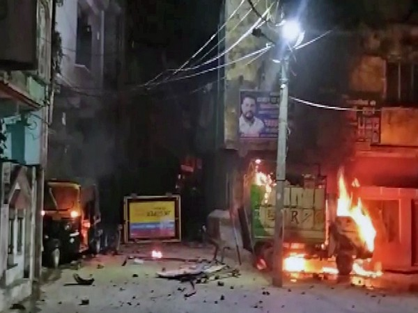 हल्द्वानी हिंसा के मास्टरमाइंड अब्दुल मलिक को थमाया 2.44 करोड़ की वसूली का नोटिस हल्द्वानी हिंसा के मास्टरमाइंड अब्दुल मलिक को थमाया 2.44 करोड़ की वसूली का नोटिस