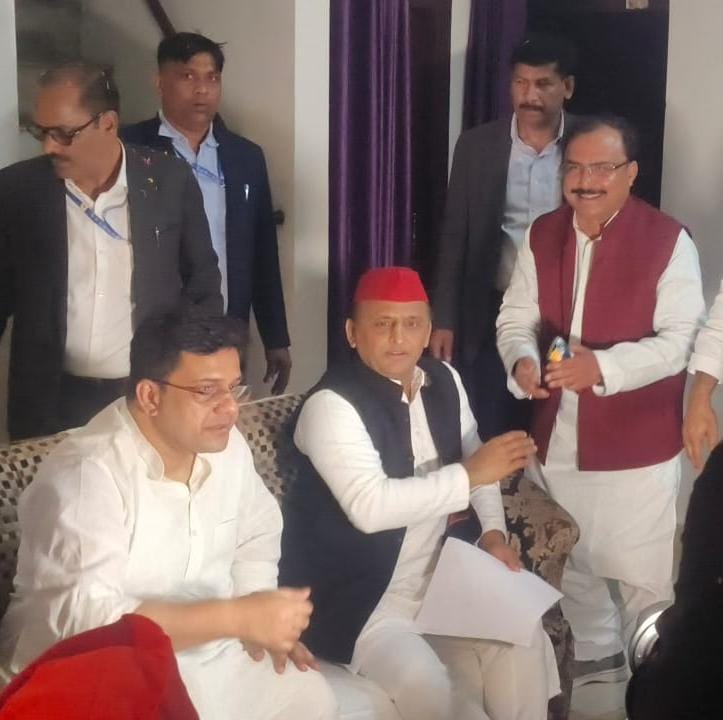 किसान नौजवान विरोधी है सरकार:अखिलेश यादव किसान नौजवान विरोधी है सरकार:अखिलेश यादव