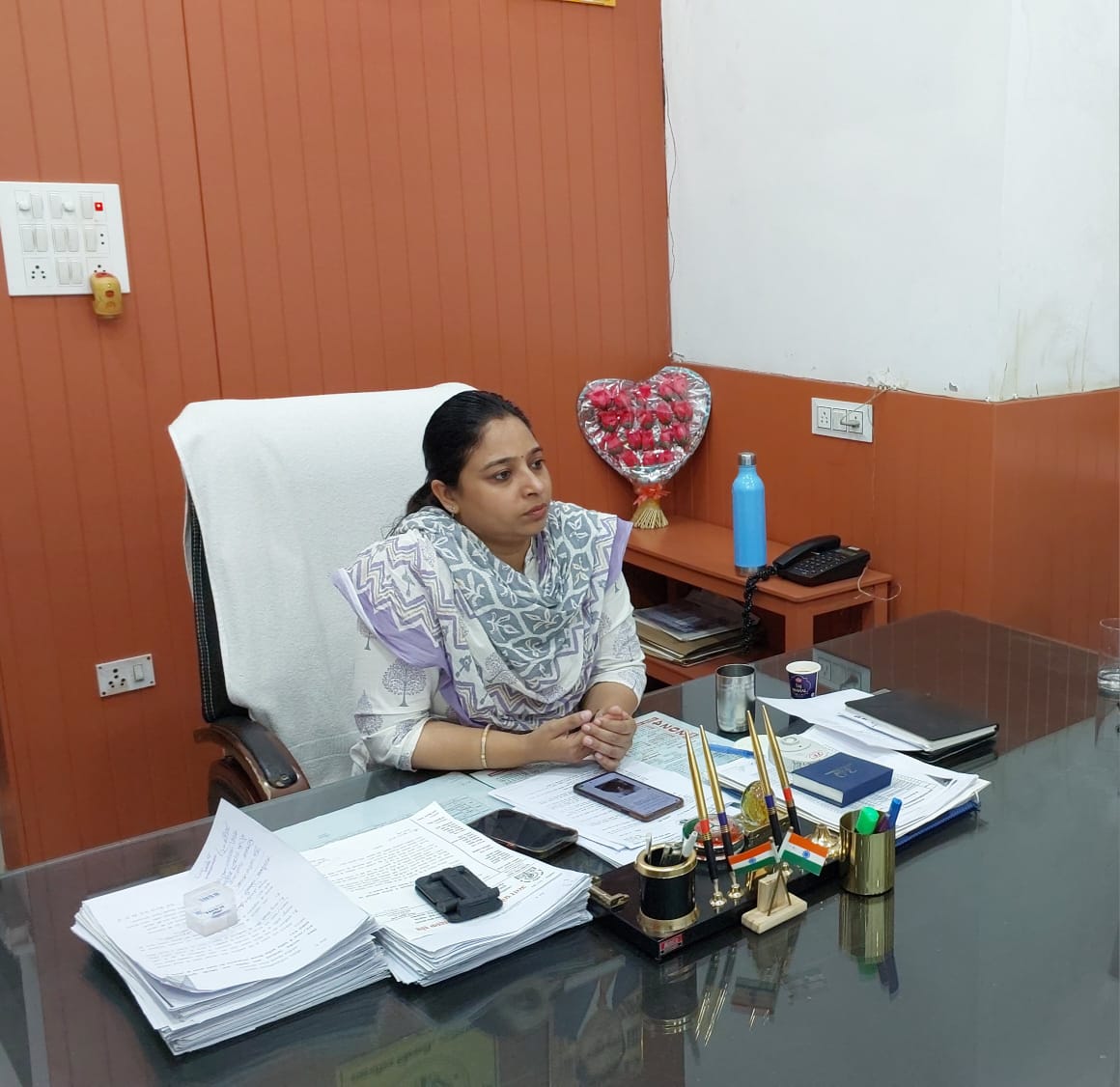 एसडीएम बिलारी की मौजूदगी में किसानों की विद्युत एसडीओ से हुई वार्ता, गन्ना विभाग के अधिकारी भी रहे मौजूद