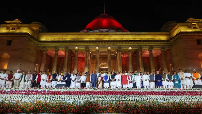 सवर्ण, OBC, SC, ST...जानें किस समाज से कौन मंत्री सवर्ण, OBC, SC, ST...जानें किस समाज से कौन मंत्री
