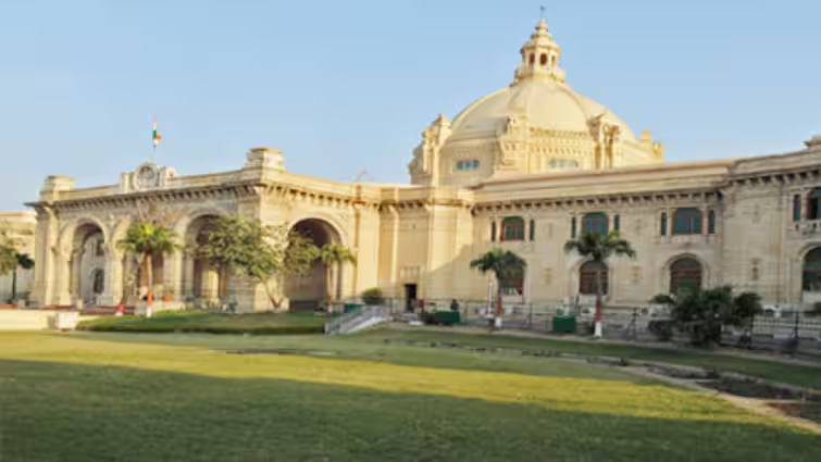 यूपी के 9 विधायक देंगे इस्तीफा, सभी सीटों पर होगा उपचुनाव यूपी के 9 विधायक देंगे इस्तीफा, सभी सीटों पर होगा उपचुनाव