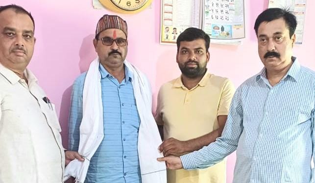 सम्मानित हुए गौ सेवक बलराम पाठक सम्मानित हुए गौ सेवक बलराम पाठक