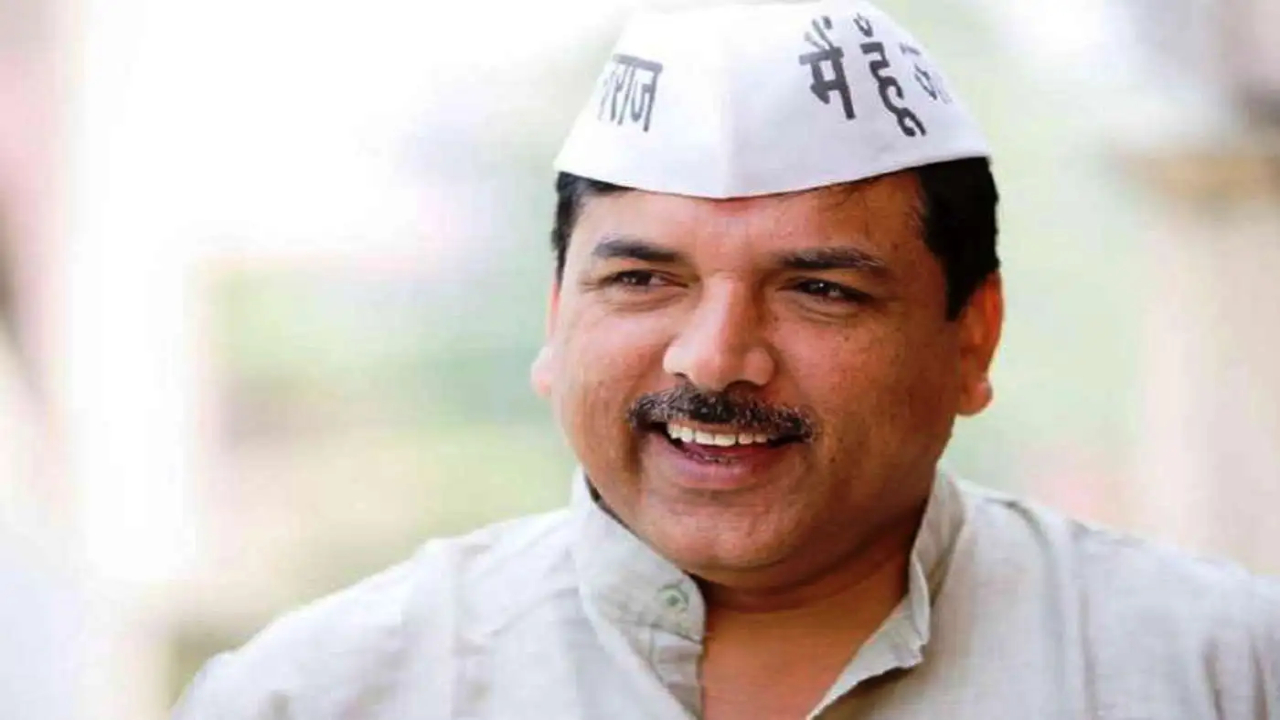 एमपी-एमएलए विशेष मजिस्ट्रेट शुभम वर्मा की कोर्ट से संजय सिंह, अनूप संडा समेत पांच दोषियों के खिलाफ गिरफ्तारी वारंट जारी करने का आदेश। एमपी-एमएलए विशेष मजिस्ट्रेट शुभम वर्मा की कोर्ट से संजय सिंह, अनूप संडा समेत पांच दोषियों के खिलाफ गिरफ्तारी वारंट जारी करने का आदेश।