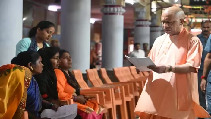 सीएम योगी ने किया यूपी में ‘रोड टू स्कूल’ के पहले प्रोजेक्ट का शुभारंभ, कहा- समर्थ समाज और सशक्त राष्ट्र की बुनियाद है शिक्षा सीएम योगी ने किया यूपी में ‘रोड टू स्कूल’ के पहले प्रोजेक्ट का शुभारंभ, कहा- समर्थ समाज और सशक्त राष्ट्र की बुनियाद है शिक्षा
