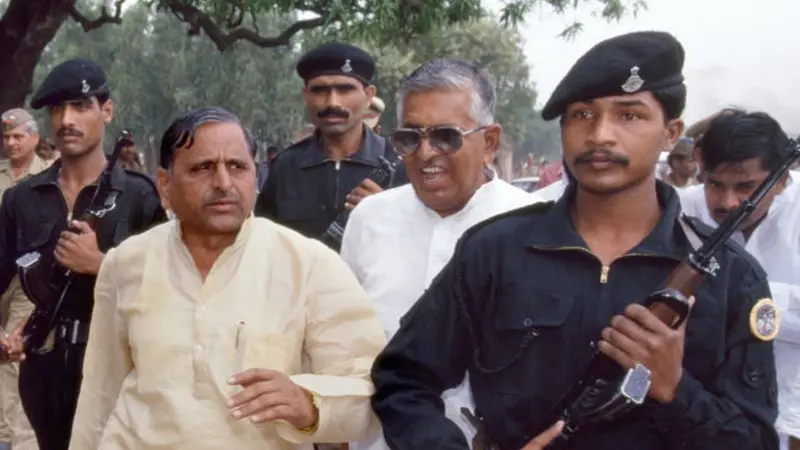 मुलायम सिंह यादव: सियासी अखाड़े के बड़े खिलाड़ी, जिन्होंने कई सरकारें बनाईं और बिगाड़ीं मुलायम सिंह यादव: सियासी अखाड़े के बड़े खिलाड़ी, जिन्होंने कई सरकारें बनाईं और बिगाड़ीं