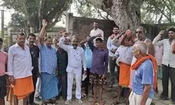 महमूद आलम: माण्डू की जनता के दिलों पर राज. विष्णुगढ़ में जनसंपर्क अभियान, विकास के सपने को किया साकार महमूद आलम: माण्डू की जनता के दिलों पर राज. विष्णुगढ़ में जनसंपर्क अभियान, विकास के सपने को किया साकार