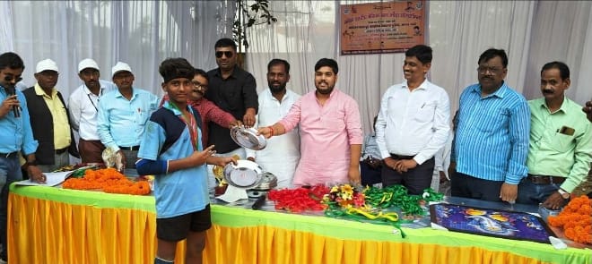 खेलकूद प्रतियोगिता में खिलाड़ियों ने दिखाया दमखम खेलकूद प्रतियोगिता में खिलाड़ियों ने दिखाया दमखम