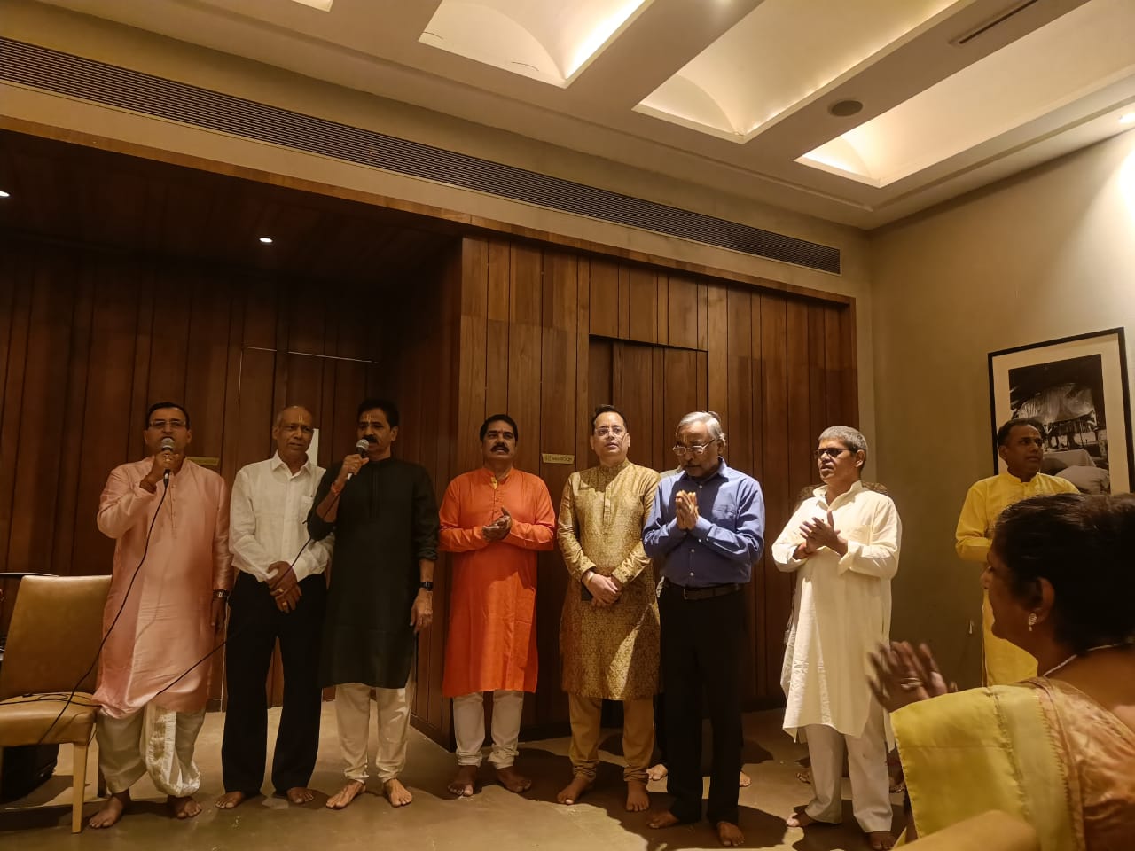 अखंड सनातन परिवार ने दीपावली मिलन समारोह में एकता और संस्कृति का प्रदर्शन किया अखंड सनातन परिवार ने दीपावली मिलन समारोह में एकता और संस्कृति का प्रदर्शन किया
