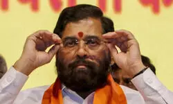 एकनाथ शिंदे ने दिया कुर्सी छोड़ने का संकेत, बोले- बीजेपी का सीएम मुझे मंजूर एकनाथ शिंदे ने दिया कुर्सी छोड़ने का संकेत, बोले- बीजेपी का सीएम मुझे मंजूर