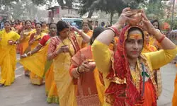 рдХрд╛рд╢реА рдореЗрдВ рдорд╣рд┐рд▓рд╛рдУрдВ рдиреЗ рдирд┐рдХрд╛рд▓реА рд╢реЛрднрд╛рдпрд╛рддреНрд░рд╛, рдУрдо рдирдо: рд╢рд┐рд╡рд╛рдп рдХрд╛ рдХрд┐рдпрд╛ рдЬрд╛рдк рдХрд╛рд╢реА рдореЗрдВ рдорд╣рд┐рд▓рд╛рдУрдВ рдиреЗ рдирд┐рдХрд╛рд▓реА рд╢реЛрднрд╛рдпрд╛рддреНрд░рд╛, рдУрдо рдирдо: рд╢рд┐рд╡рд╛рдп рдХрд╛ рдХрд┐рдпрд╛ рдЬрд╛рдк