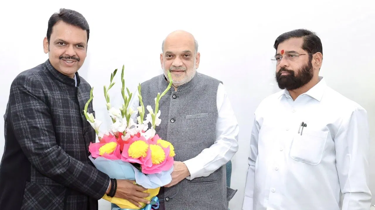 CM से लेकर मंत्रालय तक…अमित शाह की बैठक में बनी सहमति CM से लेकर मंत्रालय तक…अमित शाह की बैठक में बनी सहमति