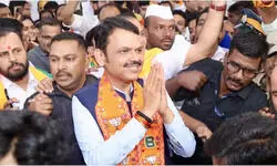 рджреЗрд╡реЗрдВрджреНрд░ рдлрдбрдгрд╡реАрд╕ рд╣реЛрдВрдЧреЗ рдорд╣рд╛рд░рд╛рд╖реНрдЯреНрд░ рдХреЗ рдирдП рдореБрдЦреНрдпрдордВрддреНрд░реА, рдПрдХрдирд╛рде рд╢рд┐рдВрджреЗ рдФрд░ рдЕрдЬрд┐рдд рдкрд╡рд╛рд░ рдмрдиреЗрдВрдЧреЗ рдбрд┐рдкреНрдЯреА CM рджреЗрд╡реЗрдВрджреНрд░ рдлрдбрдгрд╡реАрд╕ рд╣реЛрдВрдЧреЗ рдорд╣рд╛рд░рд╛рд╖реНрдЯреНрд░ рдХреЗ рдирдП рдореБрдЦреНрдпрдордВрддреНрд░реА, рдПрдХрдирд╛рде рд╢рд┐рдВрджреЗ рдФрд░ рдЕрдЬрд┐рдд рдкрд╡рд╛рд░ рдмрдиреЗрдВрдЧреЗ рдбрд┐рдкреНрдЯреА CM