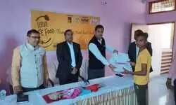 अयोध्या में नेस्ले कंपनी द्वारा स्ट्रीटफूट वेंडर्स को दिया गया प्रशिक्षण और सेफ्टी किट अयोध्या में नेस्ले कंपनी द्वारा स्ट्रीटफूट वेंडर्स को दिया गया प्रशिक्षण और सेफ्टी किट