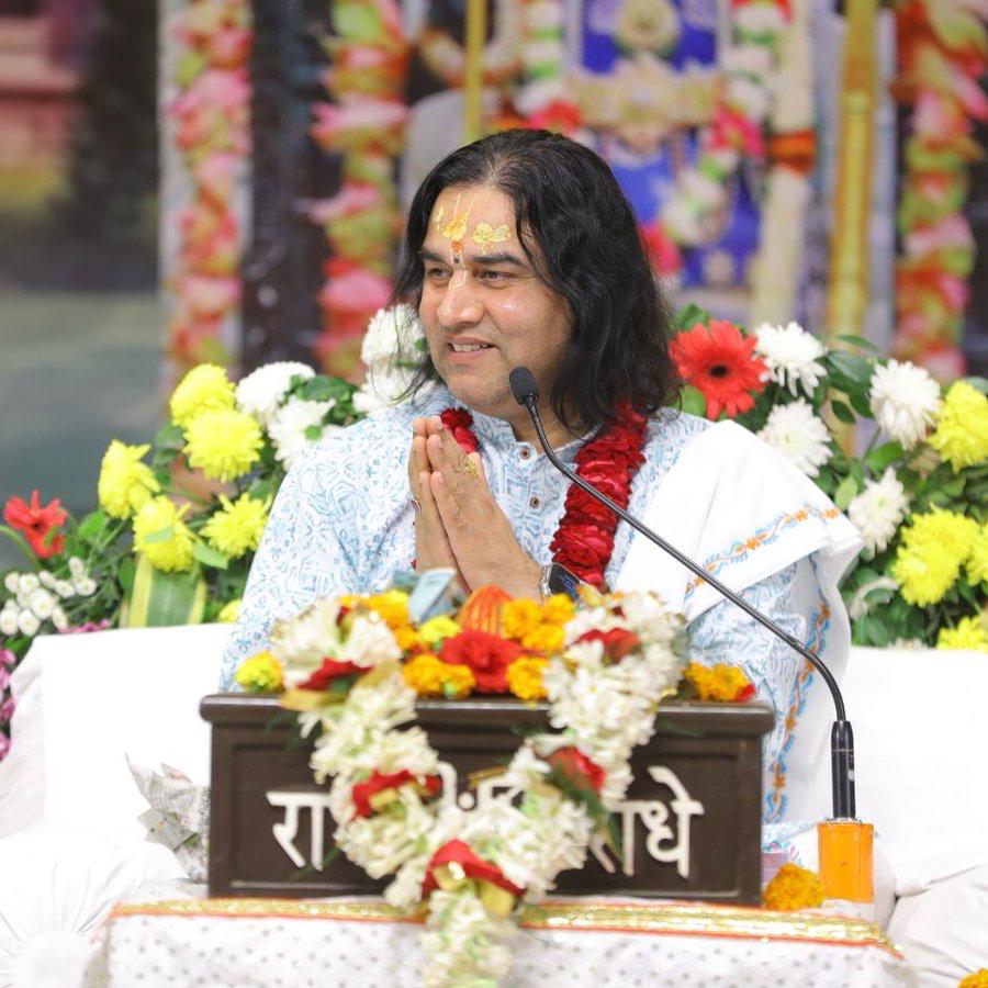 आगरा में कथावाचक देवकीनंदन ठाकुर पर आपराधिक मानहानि का केस आगरा में कथावाचक देवकीनंदन ठाकुर पर आपराधिक मानहानि का केस