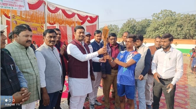 ग्रामीण क्षेत्र के बच्चों में है अपार क्षमता-कवींद्र चौधरी ग्रामीण क्षेत्र के बच्चों में है अपार क्षमता-कवींद्र चौधरी