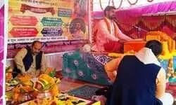 धुंधकारी की कथा सुन मंत्रमुग्ध हुये श्रोता धुंधकारी की कथा सुन मंत्रमुग्ध हुये श्रोता