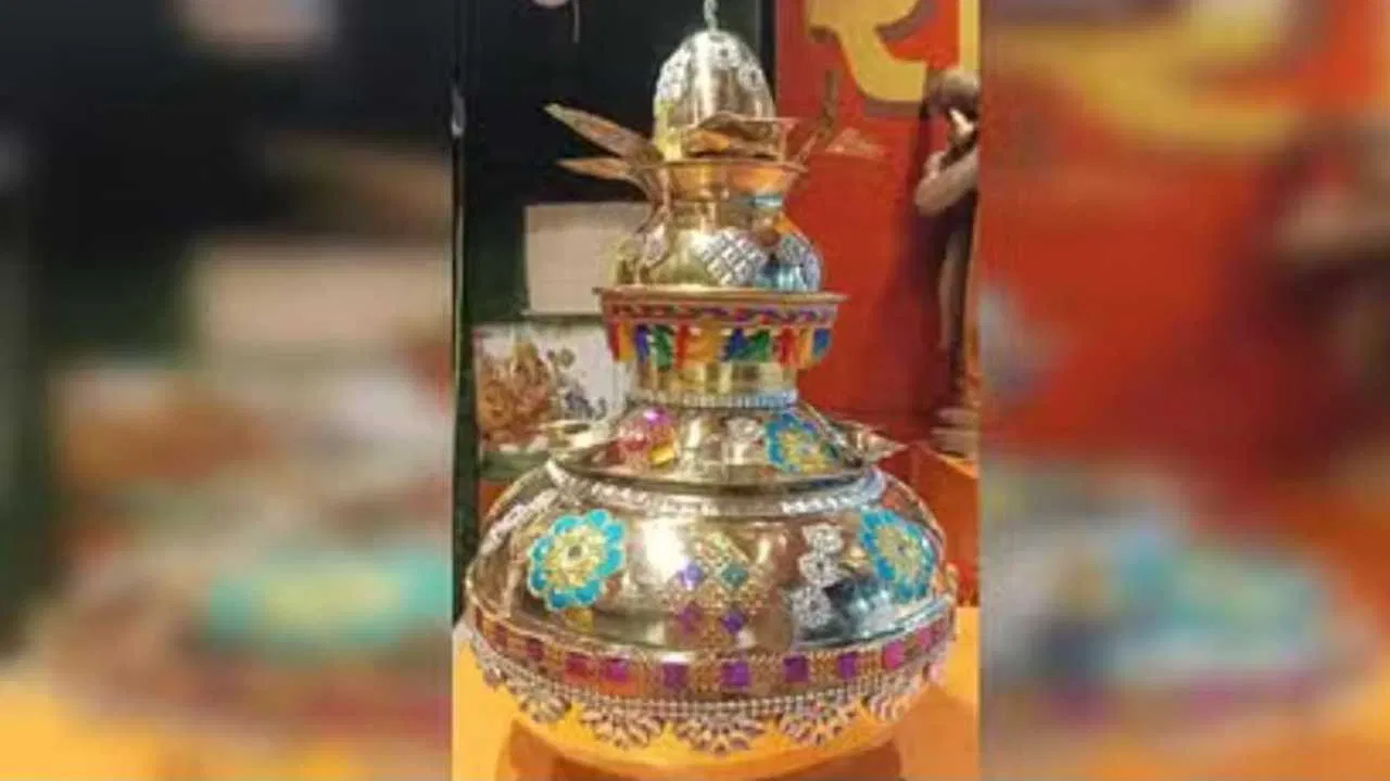 प्रयागराज के त्रिवेणी तट पर PM मोदी कुंभ कलश करेंगे स्थापित प्रयागराज के त्रिवेणी तट पर PM मोदी कुंभ कलश करेंगे स्थापित