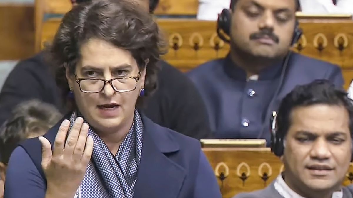 प्रियंका ने पहले ही भाषण में योगी सरकार को घेरा, प्रियंका ने पहले ही भाषण में योगी सरकार को घेरा,