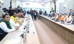 यूपी का विधानमंडल सत्र कल से, सर्वदलीय बैठक को अध्यक्ष व मुख्यमंत्री योगी ने किया संबोधित यूपी का विधानमंडल सत्र कल से, सर्वदलीय बैठक को अध्यक्ष व मुख्यमंत्री योगी ने किया संबोधित