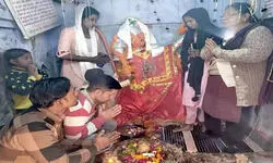 संभल-प्राचीन शिव मंदिर के परिक्रमा स्थल पर भी अवैध कब्जे का आरोप, सड़क का अतिक्रमण संभल-प्राचीन शिव मंदिर के परिक्रमा स्थल पर भी अवैध कब्जे का आरोप, सड़क का अतिक्रमण