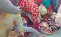 рдкрдВрдбрд┐рдд рдкреНрд░рджреАрдк рдорд┐рд╢реНрд░рд╛ рдХреА рдХрдерд╛ рдореЗрдВ рднреАрдбрд╝ рд╣реБрдИ рдмреЗрдХрд╛рдмреВ, рдХрдИ рдорд╣рд┐рд▓рд╛рдПрдВ рдЧрд┐рд░рдХрд░ рдиреАрдЪреЗ рджрдмреАрдВ, рдЪреАрдЦ рдкреБрдХрд╛рд░ рдордЪреА, 4 рдШрд╛рдпрд▓ рдкрдВрдбрд┐рдд рдкреНрд░рджреАрдк рдорд┐рд╢реНрд░рд╛ рдХреА рдХрдерд╛ рдореЗрдВ рднреАрдбрд╝ рд╣реБрдИ рдмреЗрдХрд╛рдмреВ, рдХрдИ рдорд╣рд┐рд▓рд╛рдПрдВ рдЧрд┐рд░рдХрд░ рдиреАрдЪреЗ рджрдмреАрдВ, рдЪреАрдЦ рдкреБрдХрд╛рд░ рдордЪреА, 4 рдШрд╛рдпрд▓