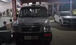 बहराइच - तहसीलदार के वाहन ने बाइक सवार को मारी टक्कर, 30 KM तक घसीटता रहा युवक, तहसीलदार को किया गया निलंबित