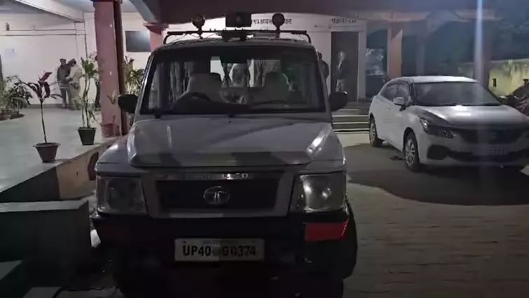 बहराइच - तहसीलदार के वाहन ने बाइक सवार को मारी टक्कर, 30 KM तक घसीटता रहा युवक, तहसीलदार को किया गया निलंबित बहराइच - तहसीलदार के वाहन ने बाइक सवार को मारी टक्कर, 30 KM तक घसीटता रहा युवक, तहसीलदार को किया गया निलंबित