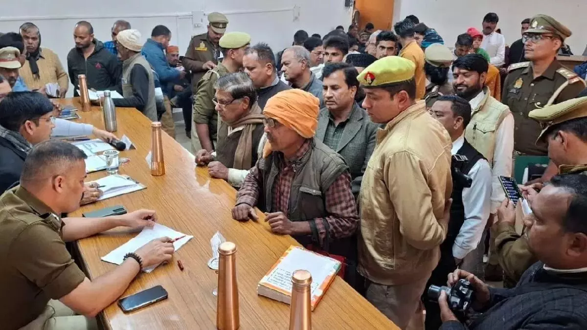 साहब... बाबू रुपये मांग रहा, दिला दो, इतना सुनते ही DM का दिमाग हुआ गर्म; SDM को तुरंत दिया निर्देश साहब... बाबू रुपये मांग रहा, दिला दो, इतना सुनते ही DM का दिमाग हुआ गर्म; SDM को तुरंत दिया निर्देश