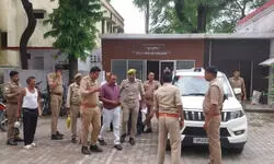 рдХрдиреНрдиреМрдЬ рд░реЗрдк рдХреЗрд╕: рдЖрд░реЛрдкреА рдкреВрд░реНрд╡ рд╕рдкрд╛ рдиреЗрддрд╛ рдХрд╛ рд╣реЛрдЯрд▓ рдЬрдмреНрдд, рдЕрдЦрд┐рд▓реЗрд╢ рдпрд╛рджрд╡ рдХрд╛ рдорд╛рдирд╛ рдЬрд╛рддрд╛ рдерд╛ рдмреЗрд╣рдж рдХрд░реАрдмреА рдХрдиреНрдиреМрдЬ рд░реЗрдк рдХреЗрд╕: рдЖрд░реЛрдкреА рдкреВрд░реНрд╡ рд╕рдкрд╛ рдиреЗрддрд╛ рдХрд╛ рд╣реЛрдЯрд▓ рдЬрдмреНрдд, рдЕрдЦрд┐рд▓реЗрд╢ рдпрд╛рджрд╡ рдХрд╛ рдорд╛рдирд╛ рдЬрд╛рддрд╛ рдерд╛ рдмреЗрд╣рдж рдХрд░реАрдмреА