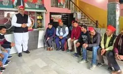 सपाईयों ने पूर्व प्रधानमंत्री चौधरी चरण सिंह की जयंती मनाई सपाईयों ने पूर्व प्रधानमंत्री चौधरी चरण सिंह की जयंती मनाई