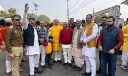 श्रीराम कथा- कलश यात्रा सुबह 11 बजे हनुमान सेतु मन्दिर से प्रारम्भ होकर कथा स्थल मोतीमहल लान पर संपन्न श्रीराम कथा- कलश यात्रा सुबह 11 बजे हनुमान सेतु मन्दिर से प्रारम्भ होकर कथा स्थल मोतीमहल लान पर संपन्न