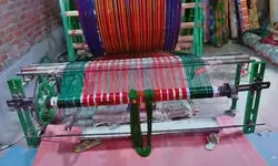 मऊ।मशीन में फंसी पत्नी को छुड़ाने पहुंचा पति फिर... मऊ।मशीन में फंसी पत्नी को छुड़ाने पहुंचा पति फिर...