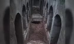 рдХрд┐рддрдиреА рдордВрдЬрд┐рд▓рд╛ рд╣реИ рд╕рдВрднрд▓ рдХреА рдмрд╛рд╡рдбрд╝реА? рдЦреЛрджрд╛рдИ рдореЗрдВ рдЧрд▓рд┐рдпрд╛рд░реЛрдВ рдХреЗ рдмреАрдЪ рдирдЬрд░ рдЖрдпрд╛ рджреВрд╕рд░реА рдордВрдЬрд┐рд▓ рдХрд╛ рдЧреЗрдЯ; рдкреБрд▓рд┐рд╕ рдХрд╛ рдкрд╣рд░рд╛ рд╕рдЦреНрдд рдХрд┐рддрдиреА рдордВрдЬрд┐рд▓рд╛ рд╣реИ рд╕рдВрднрд▓ рдХреА рдмрд╛рд╡рдбрд╝реА? рдЦреЛрджрд╛рдИ рдореЗрдВ рдЧрд▓рд┐рдпрд╛рд░реЛрдВ рдХреЗ рдмреАрдЪ рдирдЬрд░ рдЖрдпрд╛ рджреВрд╕рд░реА рдордВрдЬрд┐рд▓ рдХрд╛ рдЧреЗрдЯ; рдкреБрд▓рд┐рд╕ рдХрд╛ рдкрд╣рд░рд╛ рд╕рдЦреНрдд