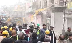 рд╡рд╛рд░рд╛рдгрд╕реА : рдЧреЛрджреМрд▓рд┐рдпрд╛ рдкрд░ рд░реЛрдкрд╡реЗ рдХреЗ рд▓рд┐рдП рдЖрда рджреБрдХрд╛рдиреЛрдВ рдкрд░ рдЧрд░рдЬрд╛ рд╡реАрдбреАрдП рдХрд╛ рдмреБрд▓рдбреЛрдЬрд░ рд╡рд╛рд░рд╛рдгрд╕реА : рдЧреЛрджреМрд▓рд┐рдпрд╛ рдкрд░ рд░реЛрдкрд╡реЗ рдХреЗ рд▓рд┐рдП рдЖрда рджреБрдХрд╛рдиреЛрдВ рдкрд░ рдЧрд░рдЬрд╛ рд╡реАрдбреАрдП рдХрд╛ рдмреБрд▓рдбреЛрдЬрд░